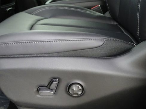 New 2026 Chrysler Pacifica Select image 23