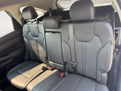 Used 2025 Kia Sorento S AWD/4WD image 13