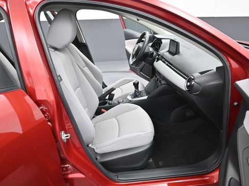 Certified 2019 Toyota Yaris LE image 30