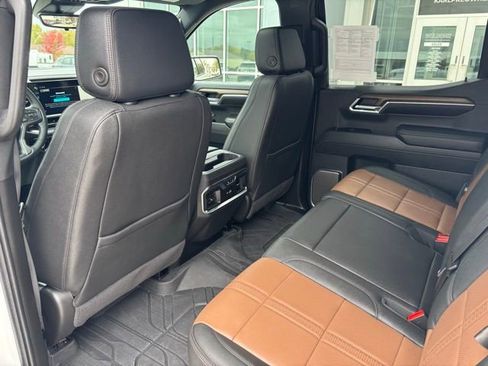 Used 2024 Chevrolet Silverado 1500 High Country w/ High Country Premium Package image 23