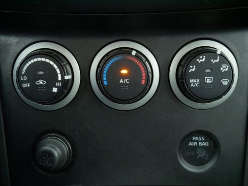 Used 2013 Nissan Rogue SV FWD image 29