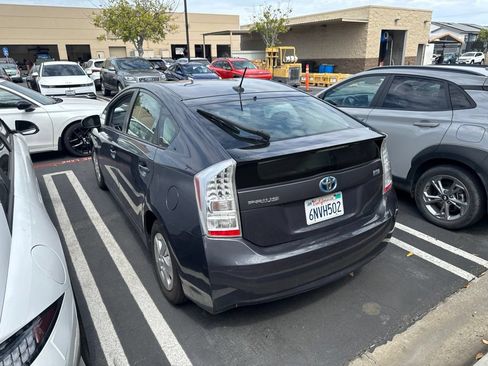 Used 2011 Toyota Prius Two FWD image 2