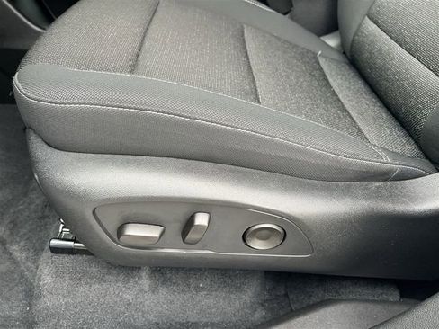 Certified 2025 Chevrolet Traverse LT image 18