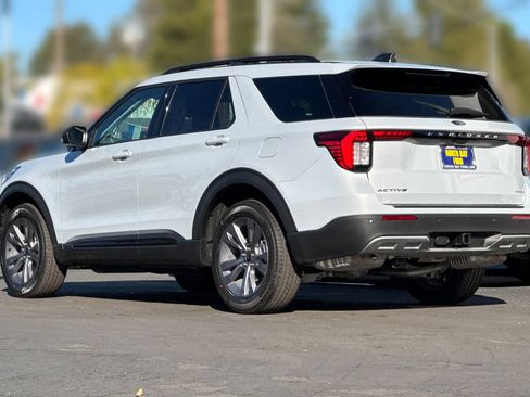 New 2026 Ford Explorer Active w/ Active Comfort Package AWD/4WD image 7
