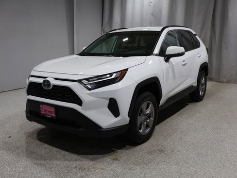Used 2025 Toyota RAV4 XLE image 5