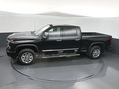 Used 2024 Chevrolet Silverado 2500 High Country w/ High Country Premium Package AWD/4WD image 45