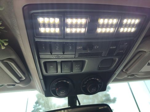 Used 2016 Toyota 4Runner Limited image 19