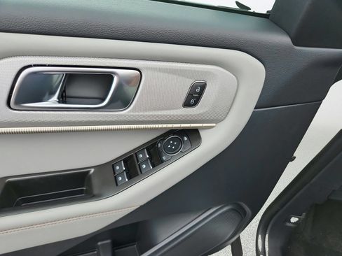New 2026 Ford Explorer Active w/ Active Comfort Package AWD/4WD image 22