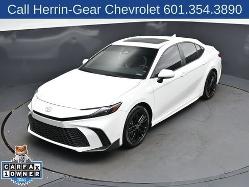 Used 2025 Toyota Camry SE w/ Multimedia Upgrade Package FWD image 30