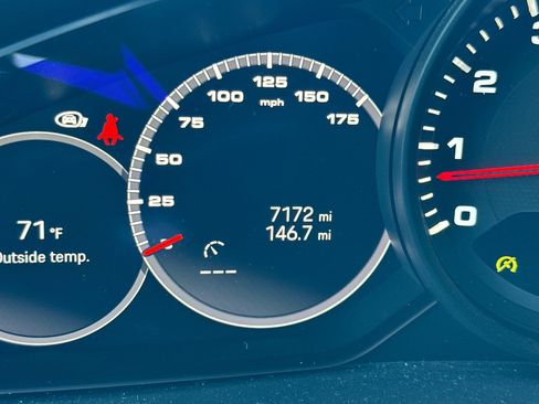 Certified 2023 Porsche Cayenne AWD/4WD image 25