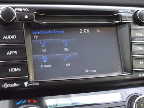 Used 2018 Toyota RAV4 XLE AWD/4WD image 22