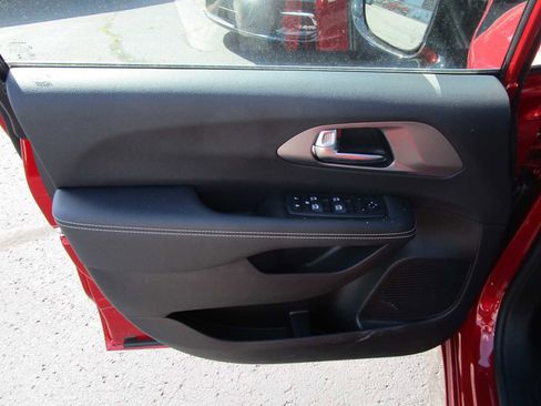 New 2026 Chrysler Voyager LX image 20