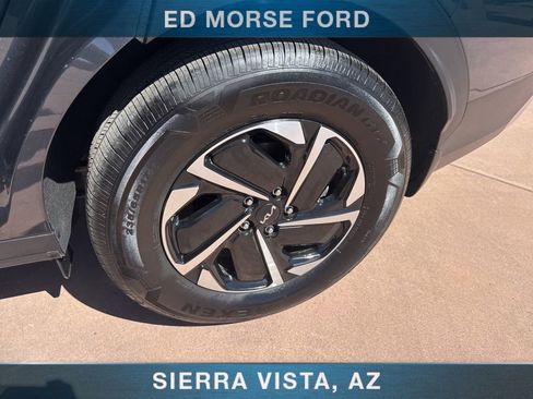 Certified 2025 Kia Sportage LX FWD image 32