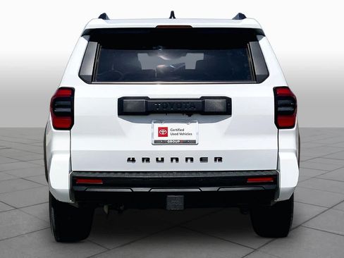 Used 2025 Toyota 4Runner SR5 AWD/4WD image 5