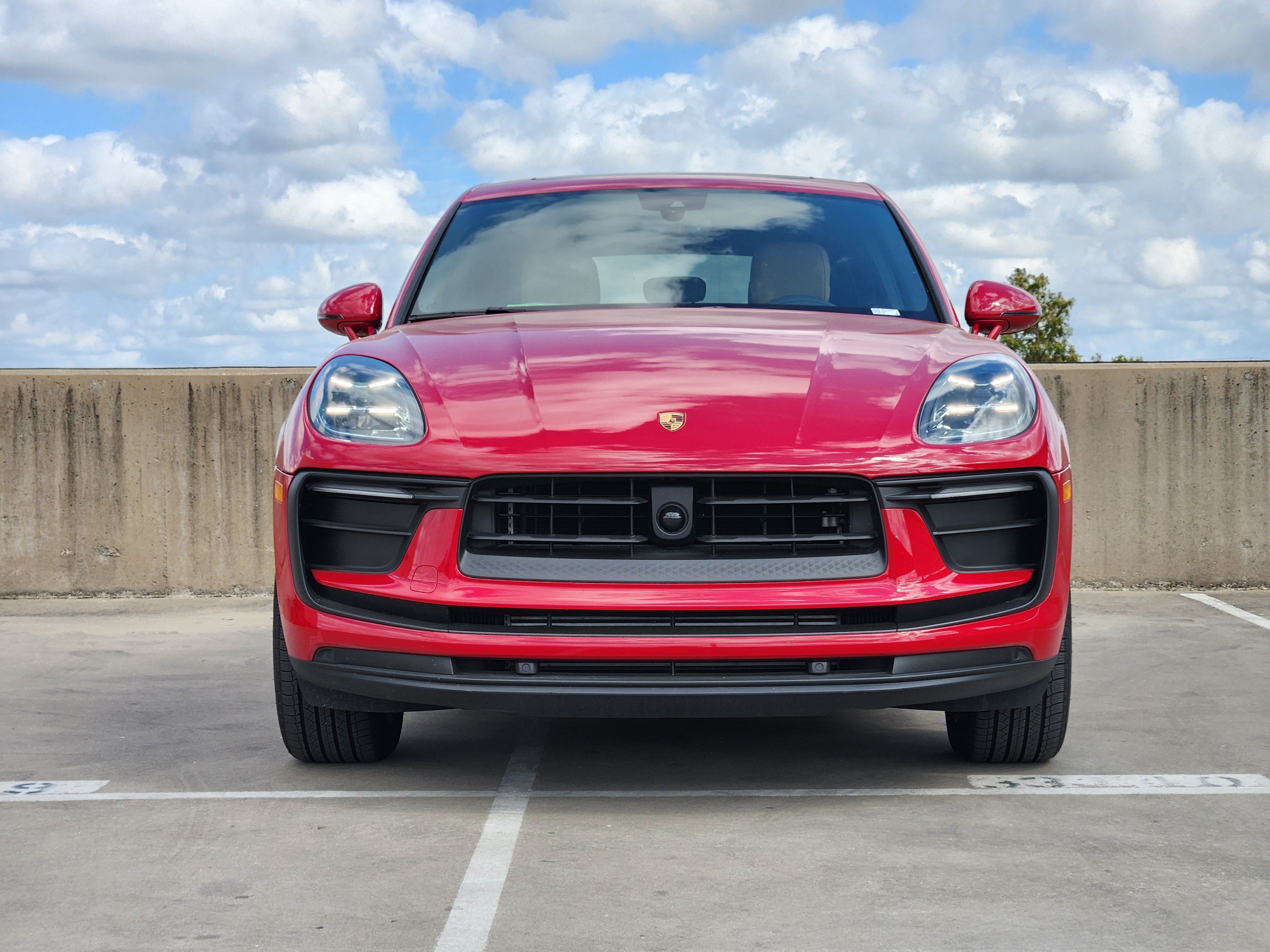 Certified 2026 Porsche Macan AWD/4WD image 11