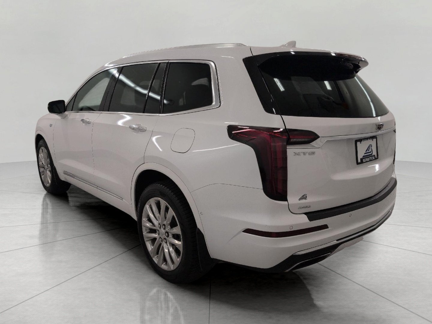 Used 2022 Cadillac XT6 Premium Luxury w/ Technology Package AWD/4WD image 20