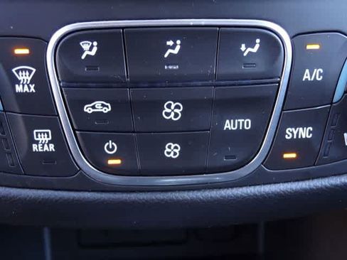 Used 2024 Chevrolet Equinox LT w/ LPO, Floor Liner Package FWD image 29