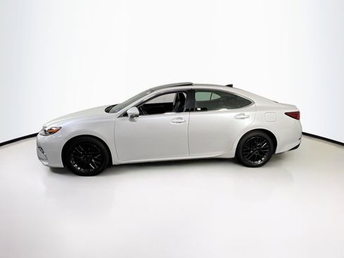 Used 2018 Lexus ES 350 w/ Luxury Package w/Wood Trim image 8