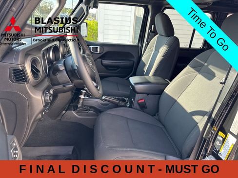 Used 2023 Jeep Wrangler Unlimited w/ Cold Weather Group AWD/4WD image 25