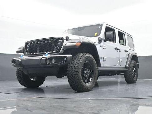 Used 2024 Jeep Wrangler Unlimited image 61
