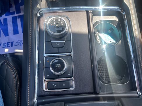 Used 2023 Ford Expedition Max Platinum AWD/4WD image 29