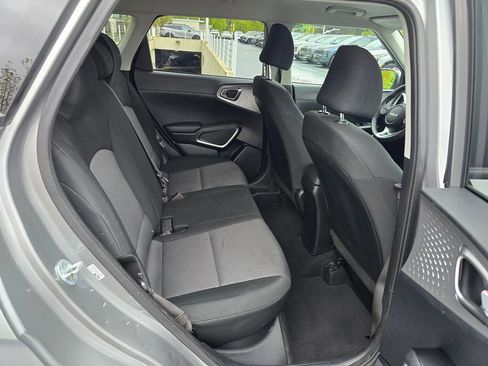Used 2023 Kia Soul LX w/ LX Technology Package FWD image 13