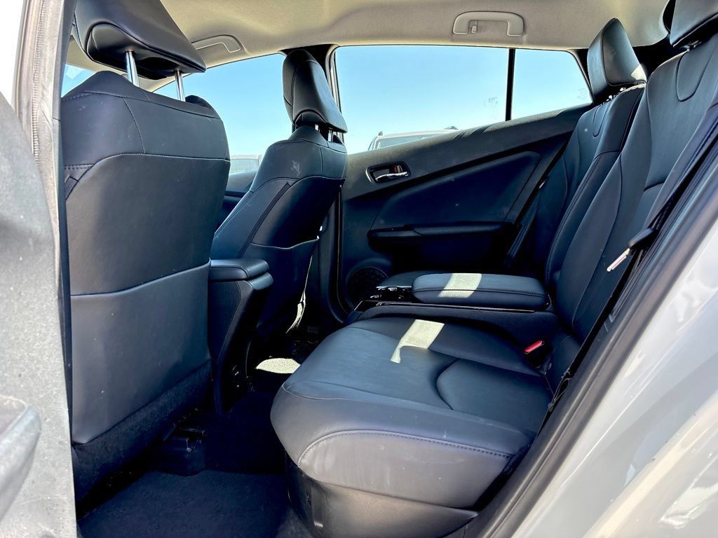 Used 2018 Toyota Prius Prime Premium w/ Preferred Accessory Package FWD image 23