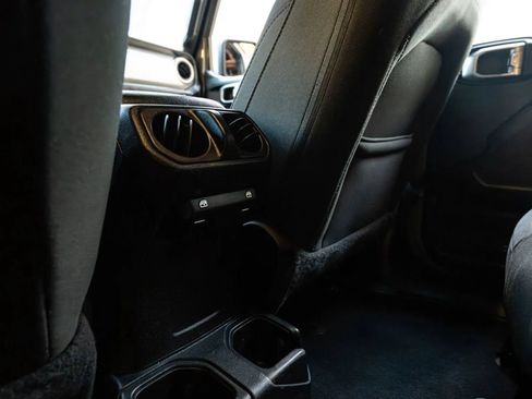 Used 2020 Jeep Wrangler Unlimited Sport S AWD/4WD image 21