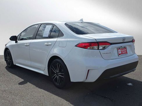 Used 2021 Toyota Corolla LE FWD image 5
