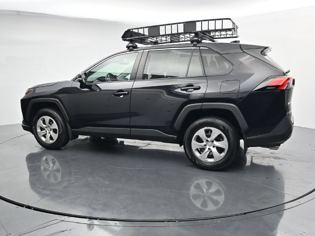 Used 2023 Toyota RAV4 LE AWD/4WD image 5