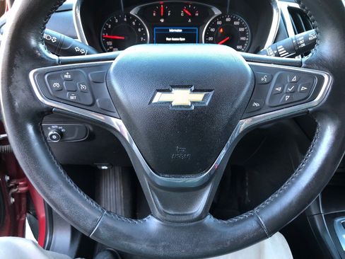 Used 2019 Chevrolet Equinox LT image 17