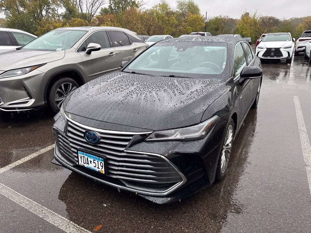 Used 2019 Toyota Avalon Limited w/ Carpet Mat Package FWD image 5