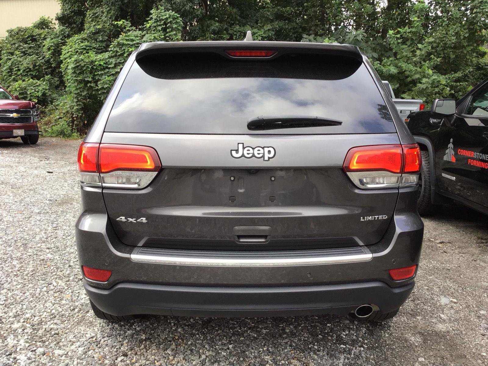 Used 2021 Jeep Grand Cherokee Limited w/ Premium Lighting Group AWD/4WD image 3