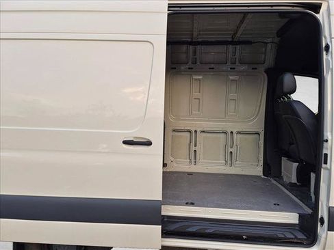 Used 2024 Mercedes-Benz Sprinter 2500 image 18