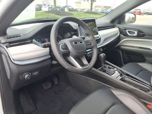 Used 2025 Jeep Compass Limited AWD/4WD image 7