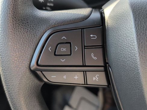 Used 2025 Toyota Sienna LE image 28