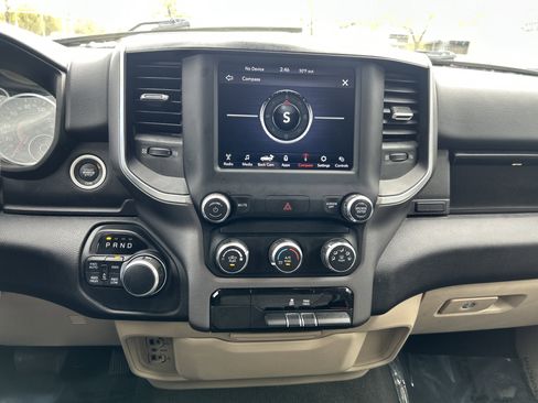 Used 2020 RAM 1500 Big Horn AWD/4WD image 23
