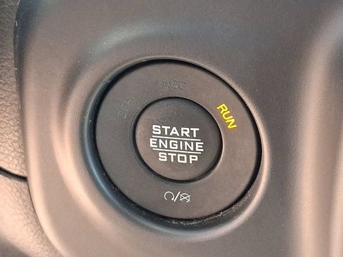 Used 2023 Jeep Wrangler Unlimited AWD/4WD image 23