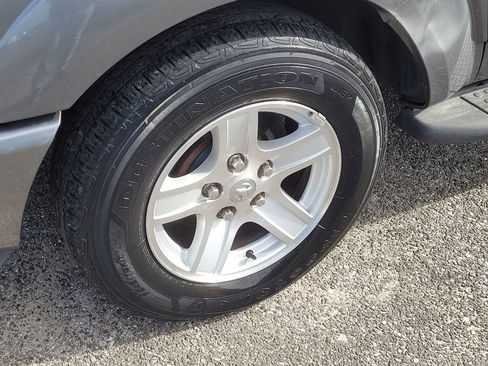 Used 2005 Dodge Durango SLT w/ Family Value Group image 6