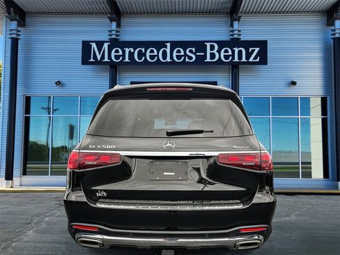 New 2026 Mercedes-Benz GLS 580 4MATIC image 5