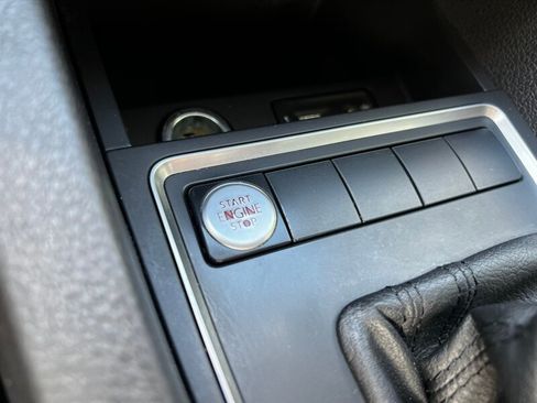 Used 2017 Volkswagen Jetta SE FWD image 35