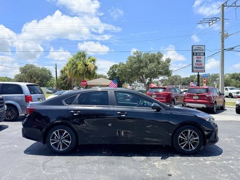 Used 2022 Kia Forte LXS FWD image 4