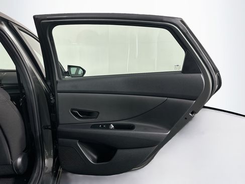 Used 2025 Hyundai Elantra Sport FWD image 29