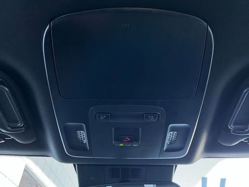 Used 2025 Toyota Camry SE image 18