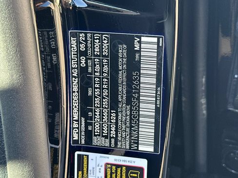 Used 2025 Mercedes-Benz GLC 350e 4MATIC w/ Driver Assistance Package image 29