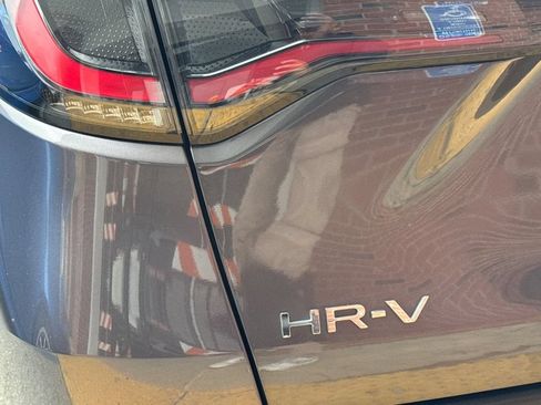 Used 2024 Honda HR-V LX image 7