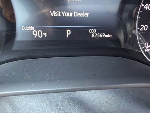 Used 2022 Toyota Sienna Platinum AWD/4WD image 4