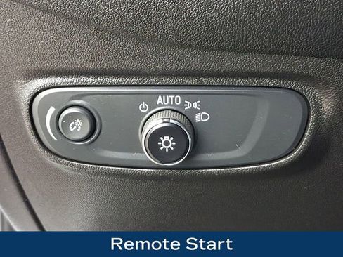 Used 2023 Chevrolet Equinox LT AWD/4WD image 9