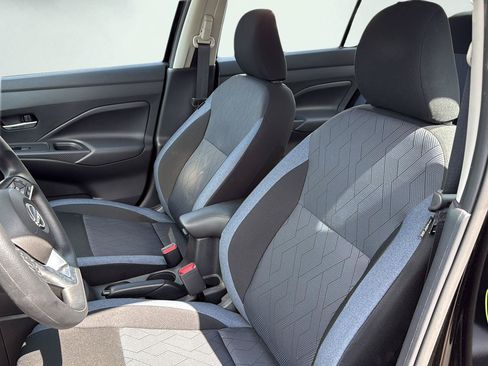 New 2025 Nissan Versa SV w/ Trunk Package FWD image 11