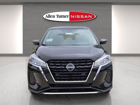 New 2025 Nissan Kicks Play S image 4